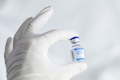 трета доза ваксина срещу ковид-19