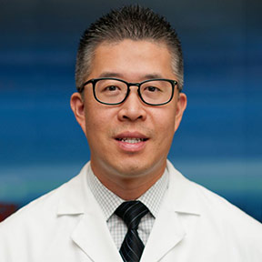 Д-р Ченг-Хан Чен, интервенционален кардиолог и медицински директор на в MemorialCare Saddleback Medical Center в Лагуна Хилс, Калифорния