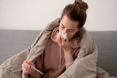 колко време е заразен РСВ, ковид-19, грип и настинка
