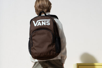 Ученическа раница – от спортна марка или с любимия ви анимационен герой? Вижте коя да изберете!