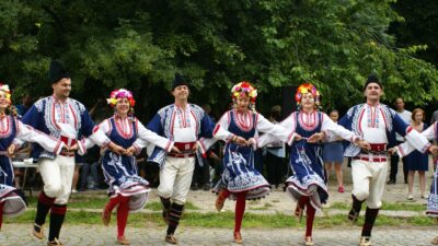 народни танци за превенция на деменция